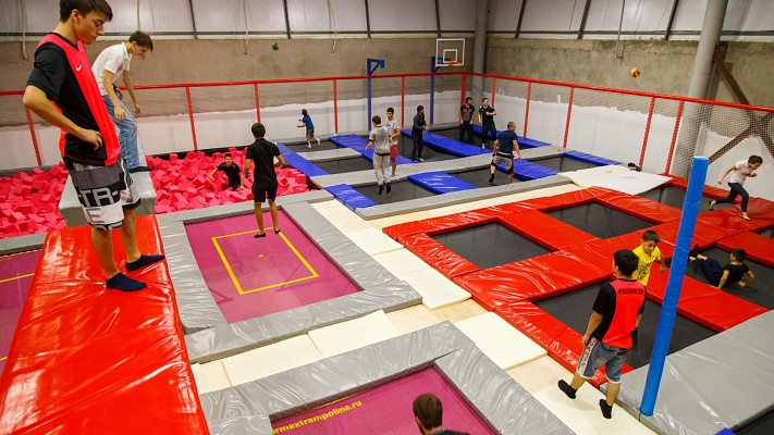 Прыжки в батутном центре в Екатеринбурге. Сервис Ultra Подарки. Купить подарочный сертификат на батутный центр. Подарите прыжки на батуте для детей и взрослых в Екатеринбурге. Сервис UltraPodarki.ru 8 800 505 95 30. Батутный центр Екатеринбург, батутный центр, прыжки на батуте Екатеринбург, купить батут Екатеринбург, батут, батут Екатеринбург