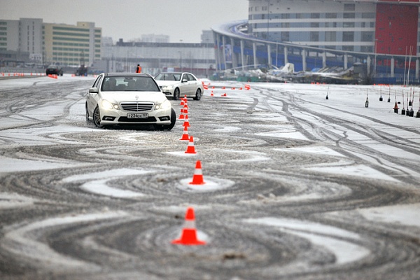 Контраварийное вождение в Екатеринбурге. Ultra Подарки. Купить уроки контраварийного вождения в Екатеринбурге. Научитесь водить машину в любых условиях! Сервис UltraPodarki.ru 8 800 505 95 30. Контраварийное вождение Екатеринбург, контраварийное вождение, экстремальное вождение Екатеринбург, экстремальное вождение, обучение вождению Екатеринбург, обучение вождению, вождение Екатеринбург, вождение,  курс вождения Екатеринбург, курс вождения, курсы экстремальное вождения Екатеринбург, курсы экстремального вождения, обучение в автошколе Екатеринбург, обучение в автошколе