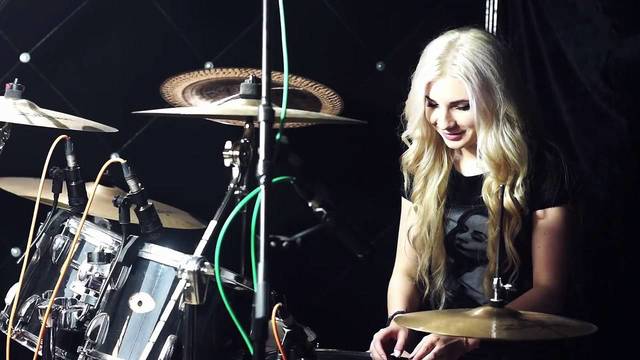 Купить игру на барабанах в Екатеринбурге. Сервис Ultra Подарки. Хотите играть на барабанах? Купите сертификат на обучение игре на барабанах в Екатеринбурге. Сервис UltraPodarki.ru 8 800 505 95 30. Игра на барабанах, уроки игры на барабанах, обучение игре на барабанах, барабан обучение, играть на барабанах, игра на барабанах сертификат, уроки на барабанах, игра на барабанах в Екатеринбурге, уроки игры на барабанах в Екатеринбурге, барабаны цена Екатеринбург, уроки на барабанах в Екатеринбурге