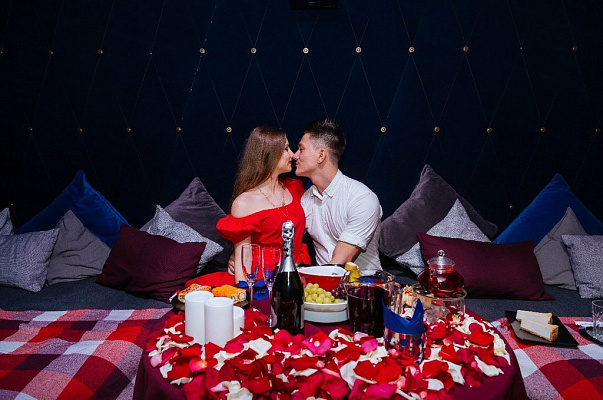 Романтическое свидание в кинотеатре в Екатеринбурге. Ultra Подарки. Купить романтическое свидание в кинотеатре в Екатеринбурге. Подарите самым близким незабываемые моменты и признайтесь в искренних чувствах. Сервис UltraPodarki.ru 8-800-505-95-30. Романтическое свидание в кинотеатре в Екатеринбурге, свидание в Екатеринбурге, свидание в кинотеатре, сертификат на свидание в кинотеатре, сертификат на свидание в Екатеринбурге, купить свидание, купить свидание Екатеринбург, первое свидание, девушка свидание, хороший кинотеатре, романтический кинотеатре, романтический вечер, романтический ужин, романтические любимому, романтическая музыка