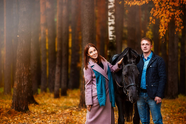 Конные прогулки в Екатеринбурге. Подарочные сертификаты Ultra Подарки. Купить оригинальный подарок или подарочный сертификат на Конные прогулки в Екатеринбурге. Сервис UltraPodarki.ru 8-800-505-9530. Катание на лошадях, Прогулка на лошади, Прогулка на лошадях для двоих, Конные прогулки, конный клуб, Конный клуб, конная прогулка, конная прогулка в Екатеринбурге