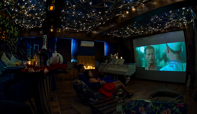 Романтическое свидание в кинотеатре в Екатеринбурге. Ultra Подарки. Купить романтическое свидание в кинотеатре в Екатеринбурге. Подарите самым близким незабываемые моменты и признайтесь в искренних чувствах. Сервис UltraPodarki.ru 8-800-505-95-30. Романтическое свидание в кинотеатре в Екатеринбурге, свидание в Екатеринбурге, свидание в кинотеатре, сертификат на свидание в кинотеатре, сертификат на свидание в Екатеринбурге, купить свидание, купить свидание Екатеринбург, первое свидание, девушка свидание, хороший кинотеатре, романтический кинотеатре, романтический вечер, романтический ужин, романтические любимому, романтическая музыка