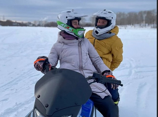 Катание на снегоходах в Екатеринбурге в подарок. Сервис Ultra Подарки
. Подарочный сертификат на катание на снегоходах в Екатеринбурге с друзьями. Закажите прокат снегоходов в подарок для мужчины по привлекательным ценам. Живописные маршруты для езды на снегоходах это отличная возможность активного отдыха. Сервис UltraPodarki.ru 8 800 505 95 30. катание на снегоходах, подарочный сертификат на катание на снегоходе, прокат снегоходов, прокат снегоходов Екатеринбург, катание на снегоходах Екатеринбург, езда на снегоходе