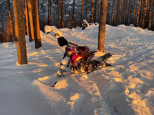 Катание на снегоходах в Екатеринбурге в подарок. Сервис Ultra Подарки
. Подарочный сертификат на катание на снегоходах в Екатеринбурге с друзьями. Закажите прокат снегоходов в подарок для мужчины по привлекательным ценам. Живописные маршруты для езды на снегоходах это отличная возможность активного отдыха. Сервис UltraPodarki.ru 8 800 505 95 30. катание на снегоходах, подарочный сертификат на катание на снегоходе, прокат снегоходов, прокат снегоходов Екатеринбург, катание на снегоходах Екатеринбург, езда на снегоходе