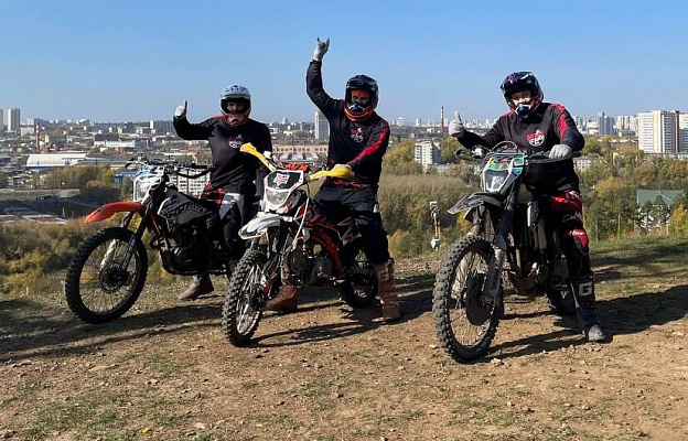 Катание на мотоцикле в Екатеринбурге. ULTRA ПОДАРКИ. Купить катание на мотоцикле в Екатеринбурге. Попробовав езду на мотоциклах, вы получите порцию адреналина и невероятные эмоции. Сервис: UltraPodarki.ru 8 800 505 95 30.. Катание на мотоцикле в Екатеринбурге, прокат мотоциклов Екатеринбург, катание на мотоциклах, прокат мотоцикла, езда на мотоцикле Екатеринбург, езда на мотоцикле, мотопрогулка Екатеринбург, мотопрогулка