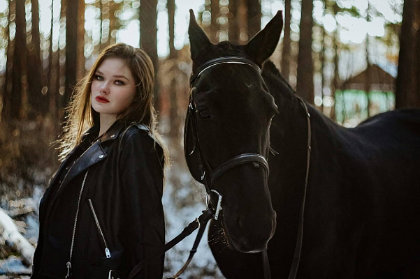 Конные прогулки в Екатеринбурге. Подарочные сертификаты Ultra Подарки. Купить оригинальный подарок или подарочный сертификат на Конные прогулки в Екатеринбурге. Сервис UltraPodarki.ru 8-800-505-9530. Катание на лошадях, Прогулка на лошади, Прогулка на лошадях для двоих, Конные прогулки, конный клуб, Конный клуб, конная прогулка, конная прогулка в Екатеринбурге