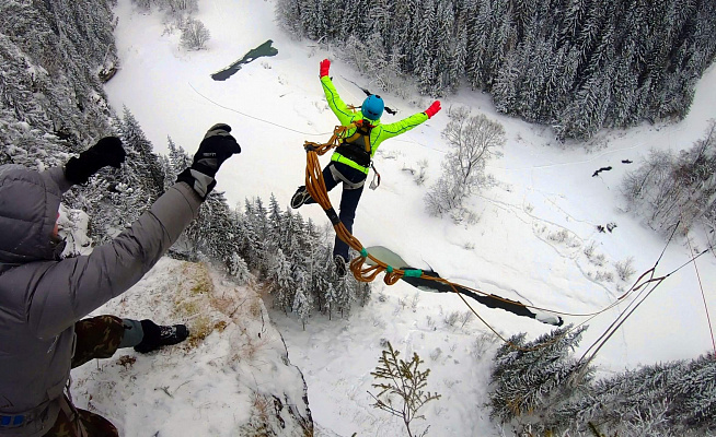 Роупджампинг - прыжки с верёвкой в Екатеринбурге. Подарочные сертификаты Ultra Подарки. Роупджампинг в Екатеринбурге - Экстремальный оригинальный подарок или подарочный сертификат на Роупджампинг - прыжки с верёвкой. Сервис UltraPodarki.ru 8-800-505-95-30. роупджампинг Екатеринбург, прыжок веревка Екатеринбург, роупджампинг, прыжок веревка, прыжок с веревкой, Подарок, подарочный сертификат, экстрим, экстремальный подарок