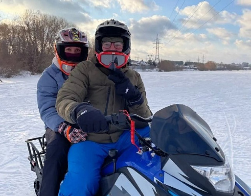 Катание на снегоходах в Екатеринбурге в подарок. Сервис Ultra Подарки
. Подарочный сертификат на катание на снегоходах в Екатеринбурге с друзьями. Закажите прокат снегоходов в подарок для мужчины по привлекательным ценам. Живописные маршруты для езды на снегоходах это отличная возможность активного отдыха. Сервис UltraPodarki.ru 8 800 505 95 30. катание на снегоходах, подарочный сертификат на катание на снегоходе, прокат снегоходов, прокат снегоходов Екатеринбург, катание на снегоходах Екатеринбург, езда на снегоходе