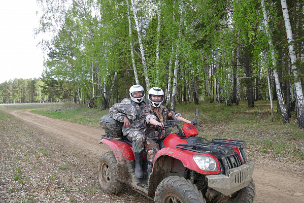 Прокат квадроциклов в Екатеринбурге. Сервис Ultra Подарки. Подарочный сертификат на прокат квадроциклов в Екатеринбурге. Закажите прокат квадроциклов недорого и наслаждайтесь активным отдыхом с друзьями. Выбирайте живописные маршруты для езды на квадроциклах. Сервис UltraPodarki.ru 8800-505-9530. Прокат квадроциклов, Прокат квадроциклов, езда на квадроцикле, прокат квадроциклов Екатеринбург, прокат квадроциклов Екатеринбург, Прокат квадроциклов зимой, Прокат квадроциклов летом, Сертификат на прокат квадроциклов 
