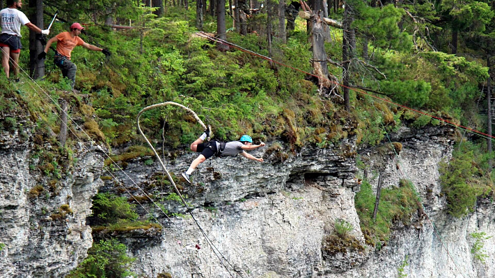 Роупджампинг - прыжки с верёвкой в Екатеринбурге. Подарочные сертификаты Ultra Подарки. Роупджампинг в Екатеринбурге - Экстремальный оригинальный подарок или подарочный сертификат на Роупджампинг - прыжки с верёвкой. Сервис UltraPodarki.ru 8-800-505-95-30. роупджампинг Екатеринбург, прыжок веревка Екатеринбург, роупджампинг, прыжок веревка, прыжок с веревкой, Подарок, подарочный сертификат, экстрим, экстремальный подарок