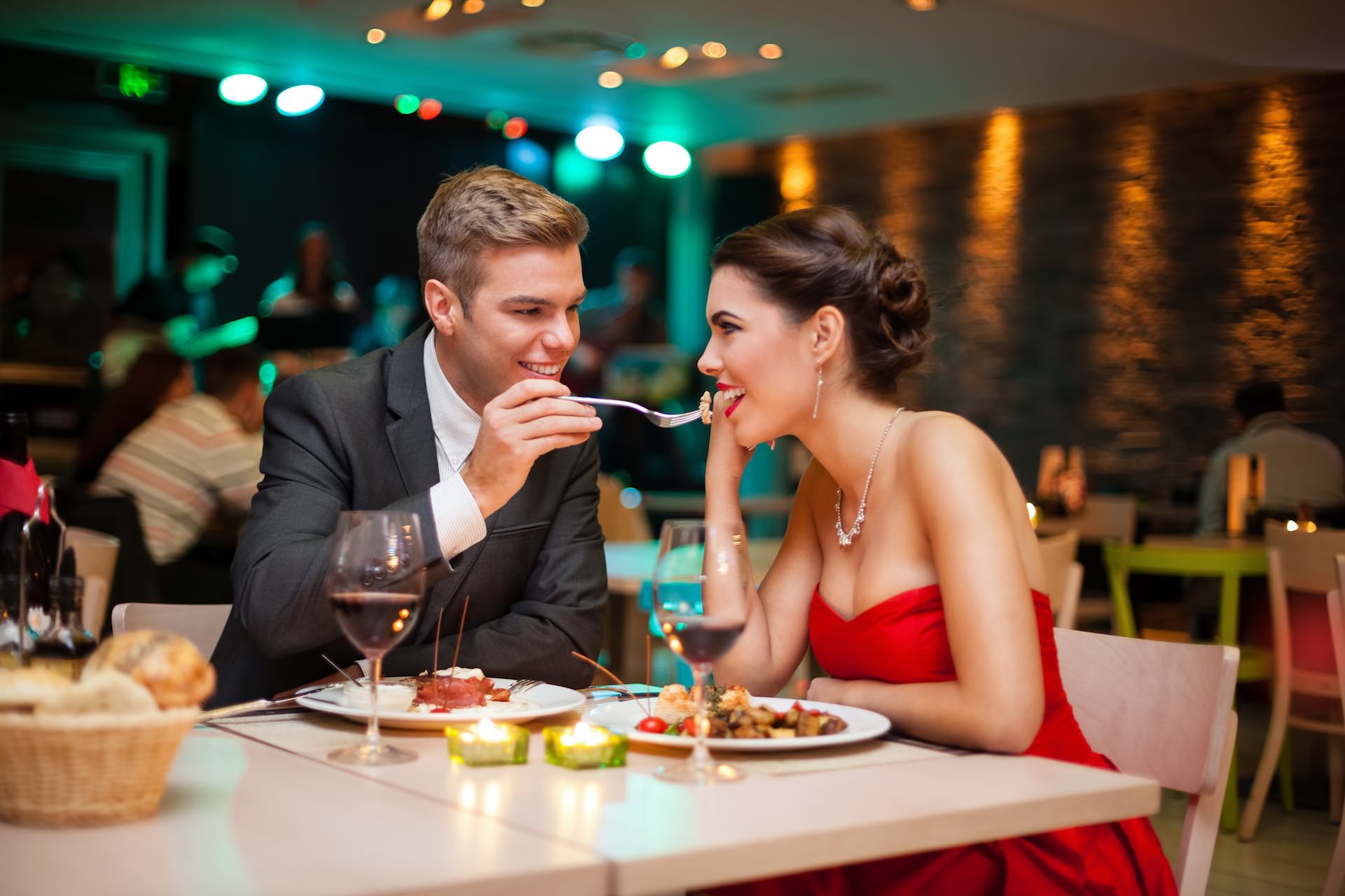 Романтическое свидание в ресторане в Екатеринбурге